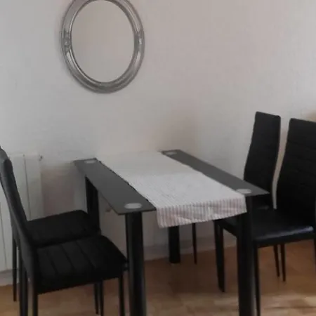 Apartment Apartman Ruza *