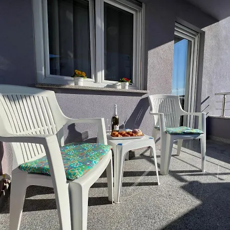 Apartman Ruza Apartment *